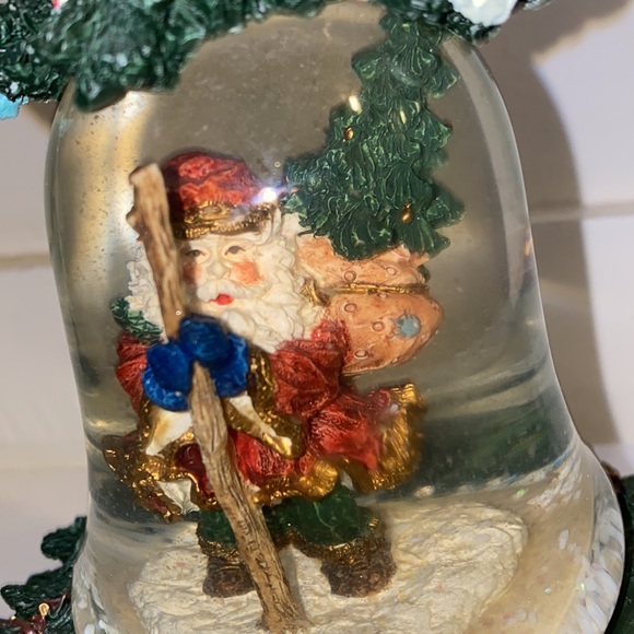 collectible christmas snow globe - Picture 2 of 4